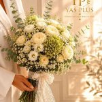 دسته گل عروس کد ۲ با رز گاردن توپی، هورتانسیا، ژیپسوفیلا و اکالیپتوس