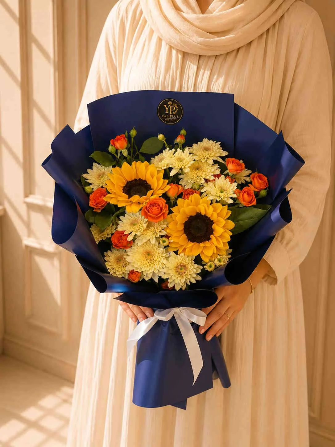 `sunflower-orange-rose-bouquet-yas-plus دسته گل آفتابگردان و رز نارنجی با روکش سرمهای یاس پلاس